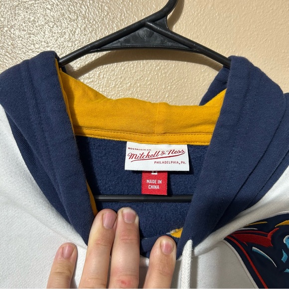 Golden State Warriors Mitchell And Ness Hardwood Classics Pullover Hoodie Navy - Picture 5 of 10